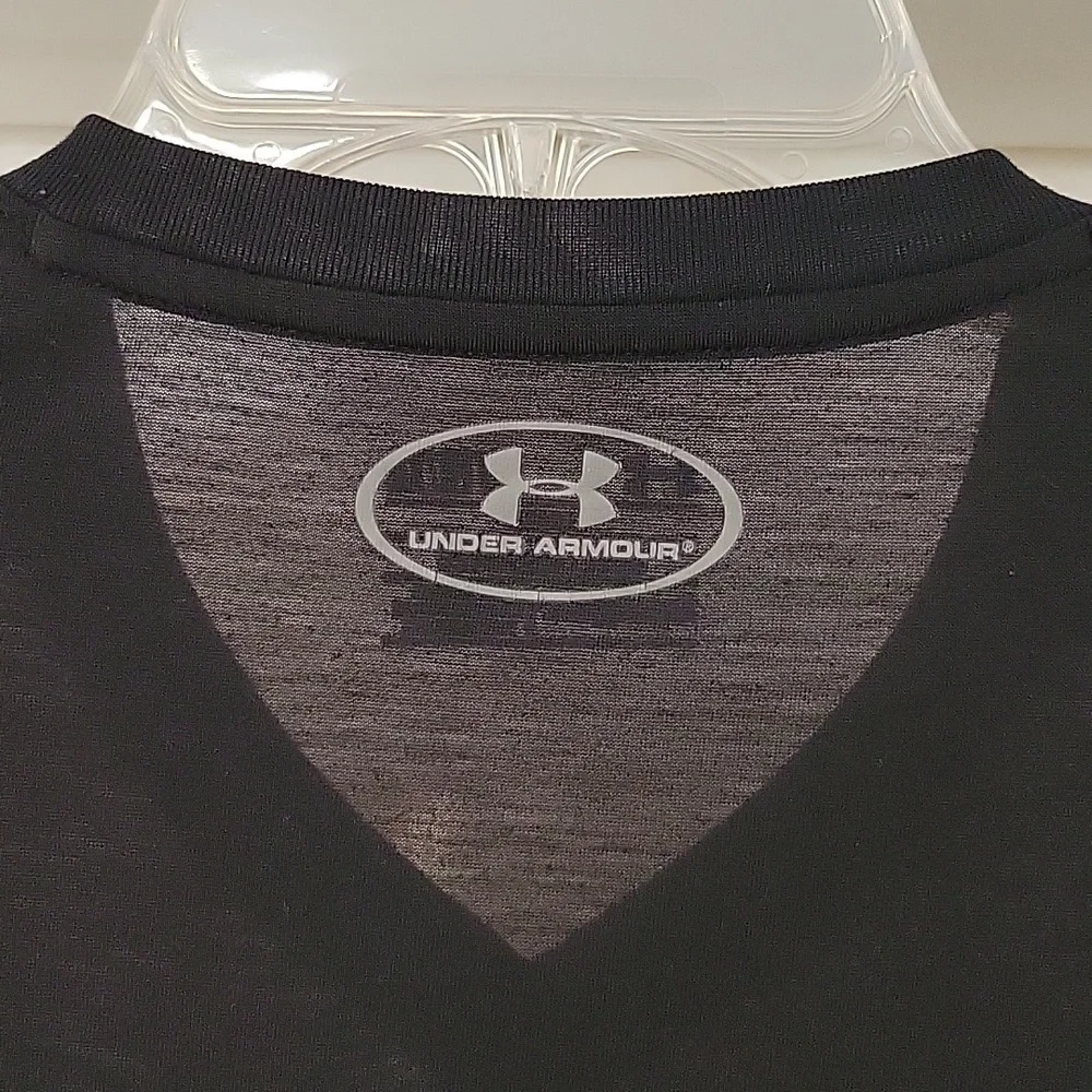 Under Armour Men's Shirt - Picture 5 of 5